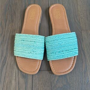 Crown Vintage Woven Slide Sandals size 7.5